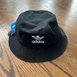 NWT adidas Bucket Hat Black White Trefoil Spell Out One Size Fits ALL OFSA